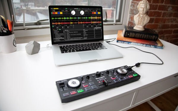 Controlador de DJ con ruedas de desplazamiento táctiles capacitivas - Image 3