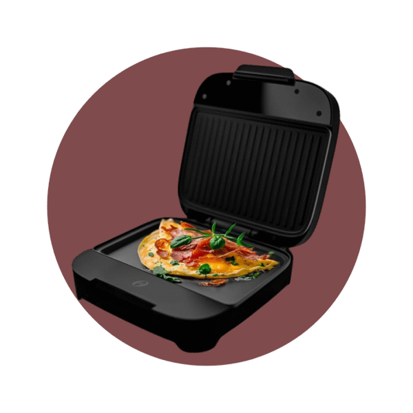 Sandwichera Oster® Compacta con Platos Hondos