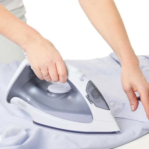 Oster® Plancha de Vapor, Ligera, Fácil de Manejar - Image 3