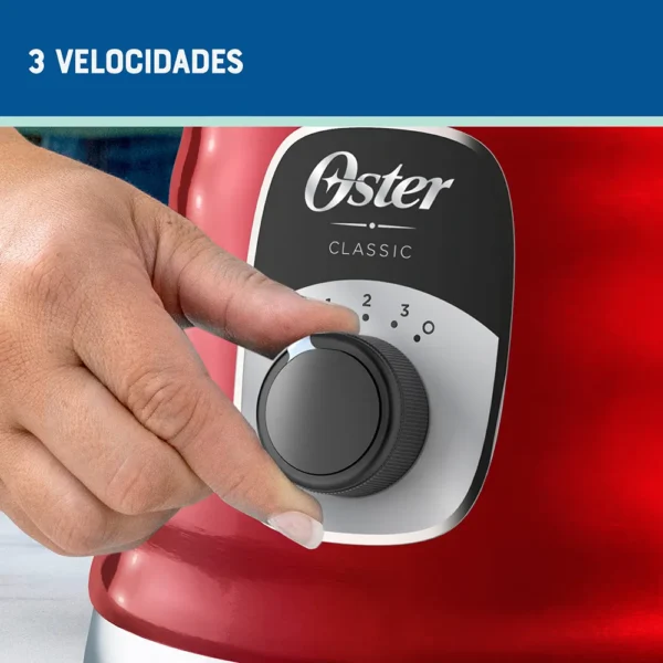 Licuadora clásica Oster® roja con perilla ergonómica de 3 velocidades - Image 2